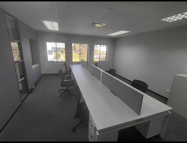 61M² OFFICE TO LET IN BRYANSTON